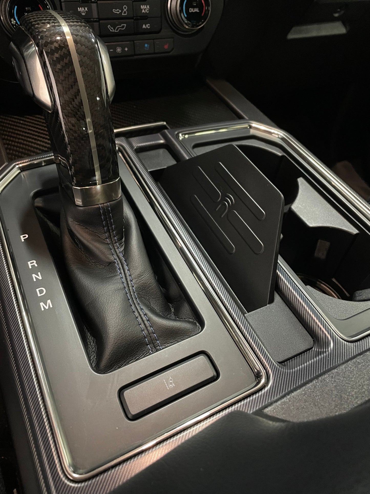 Ford F-150 2015-2020 Ladeeinheit für kabellose Geräte